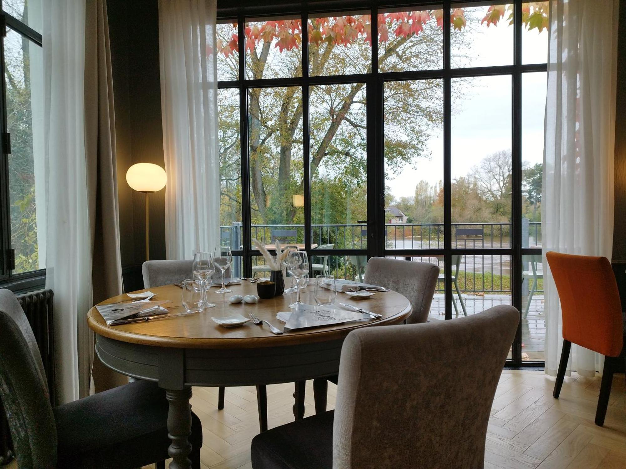 Hotel Restaurant Le Bosquet Les Ponts-de-Cé Kültér fotó